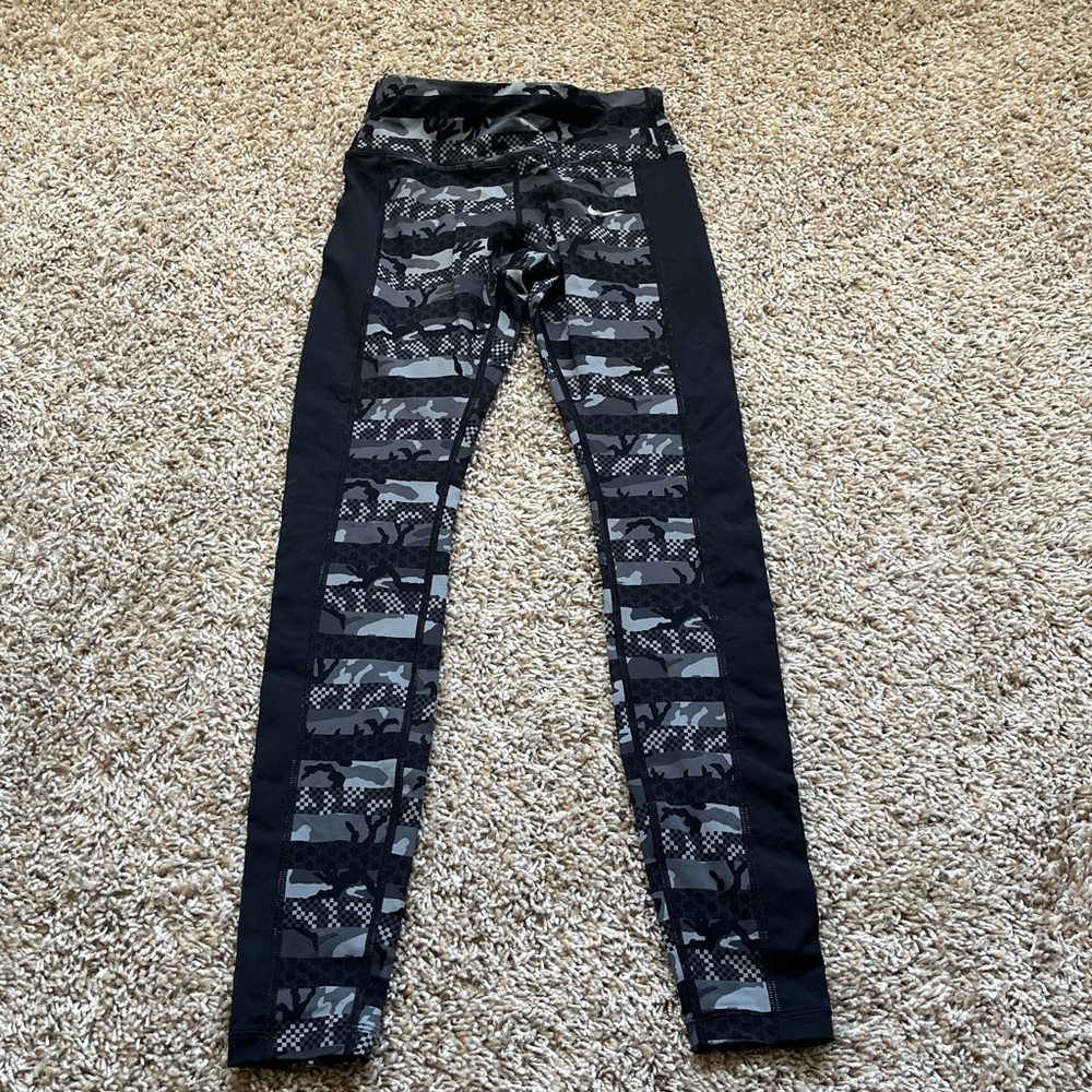 Nike DriFit Leggings, XS, black camo stripe